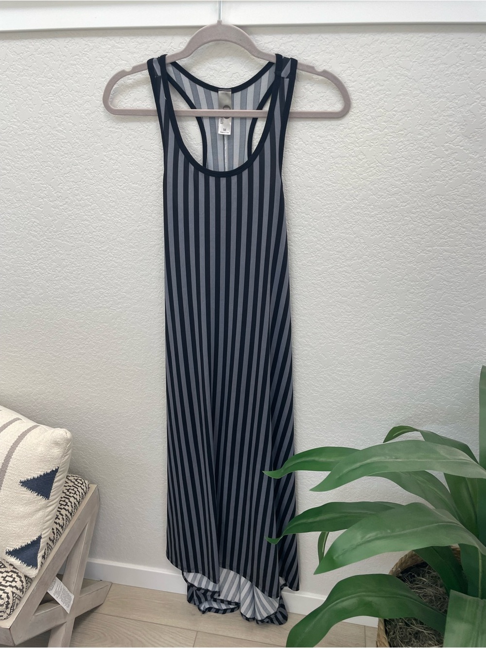 $158 Go Couture Stripe Maxi Dress Medium Black + White Racerback Stretch